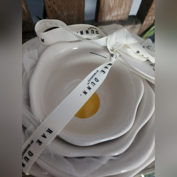 Rae Dunn Egg Sunny Side Up Measuring Cups - New Release 2024 - Picture 5 of 6